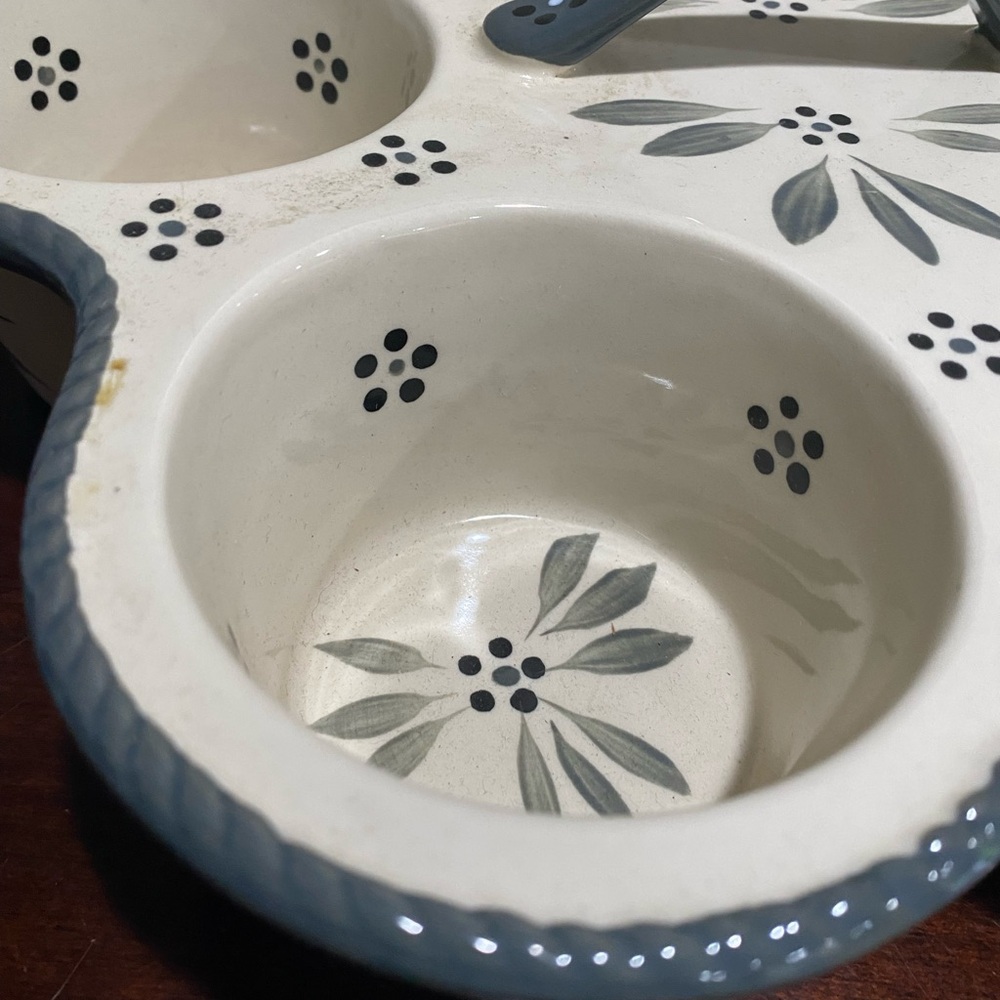 Temptations by Tara, Old World Texas Muffin Pan in Taupe Green - Picture 3 of 9